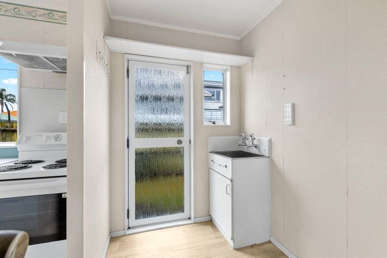 Photo of property in 122 Florence Avenue, Orewa, 0931