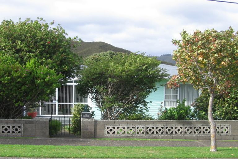 Photo of property in 18 Foster Street, Taita, Lower Hutt, 5011