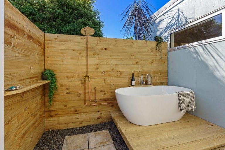 Photo of property in 33a Hicks Crescent, Waikanae Beach, Waikanae, 5036