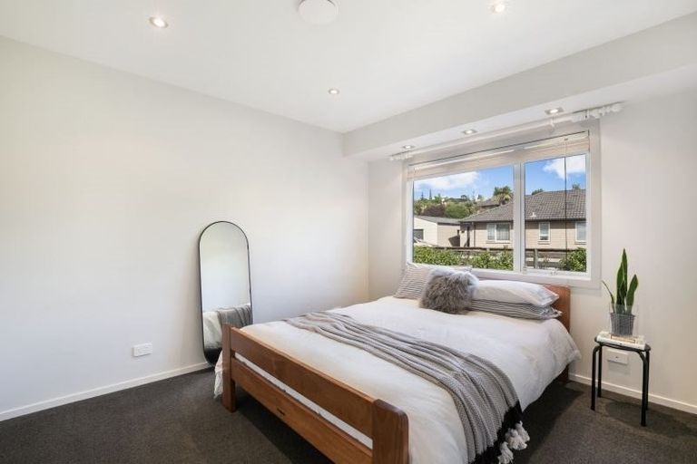 Photo of property in 14 Gavinike Place, Waimauku, 0812