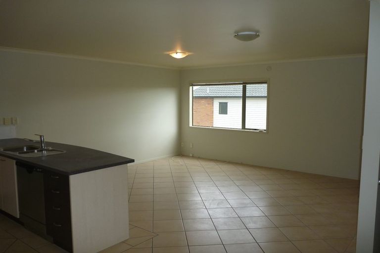 Photo of property in 41 Tiri Tiri Road, Birkdale, Auckland, 0626