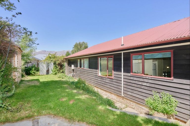 Photo of property in 5 Mcdonnell Road, Arrowtown, 9302