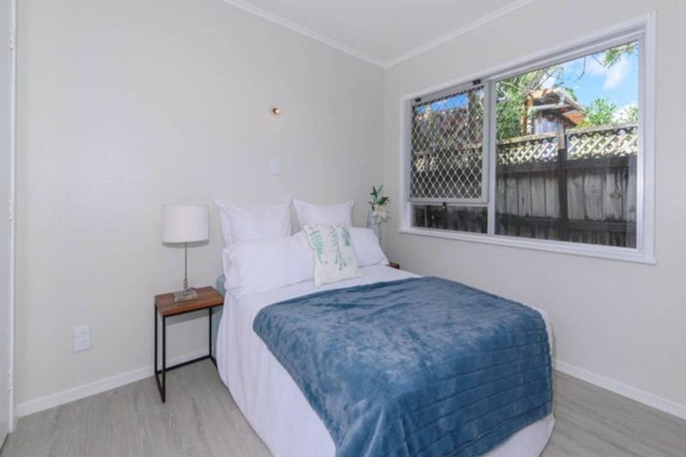 Photo of property in 3/16 Northall Road, New Lynn, Auckland, 0600