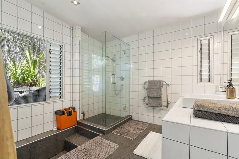 Photo of property in 36a Glenelg Road, Red Beach, 0932