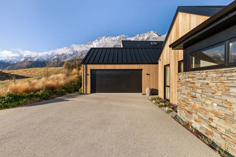 Photo of property in 9 Arran Lane, Jacks Point, Queenstown, 9371