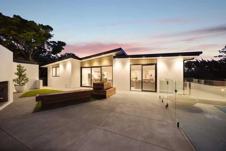 Photo of property in 66 Hackthorne Road, Cashmere, Christchurch, 8022