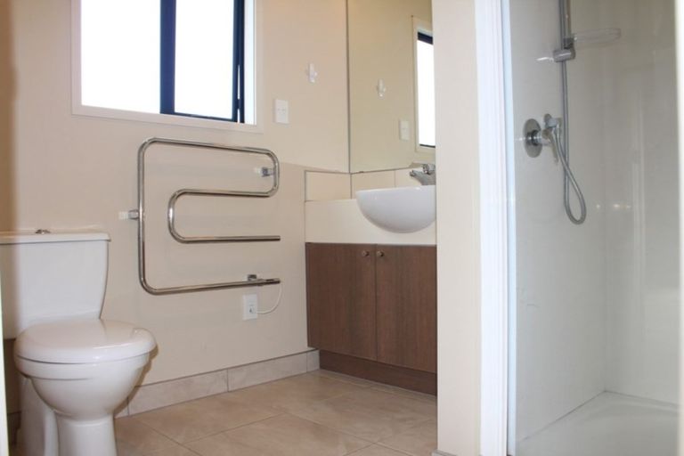 Photo of property in 97 Fields Parade, Oteha, Auckland, 0632