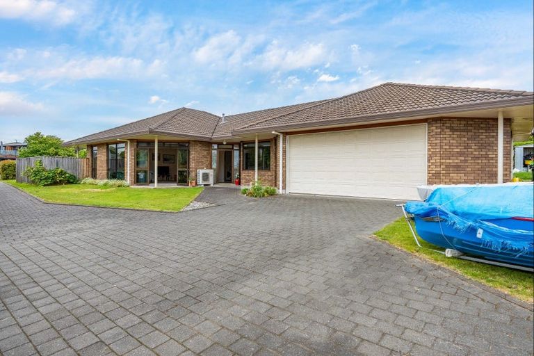 Photo of property in 75 Shepherd Road, Waipahihi, Taupo, 3330