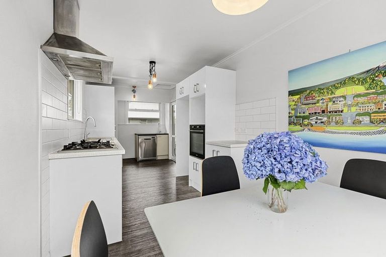 Photo of property in 56 Brois Street, Frankleigh Park, New Plymouth, 4310