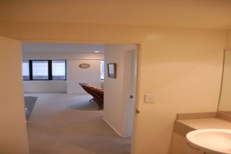 Photo of property in St Peters Apartments, 9a/192 Willis Street, Te Aro, Wellington, 6011