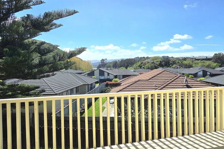 Photo of property in 27a Shackle Lane, Whitby, Porirua, 5024