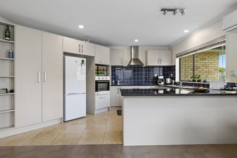 Photo of property in 15 Ribbonwood Close, Te Kauwhata, 3710