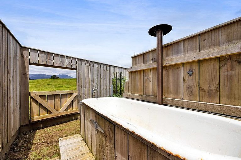 Photo of property in 6 Hurworth Road, Hurworth, New Plymouth, 4371