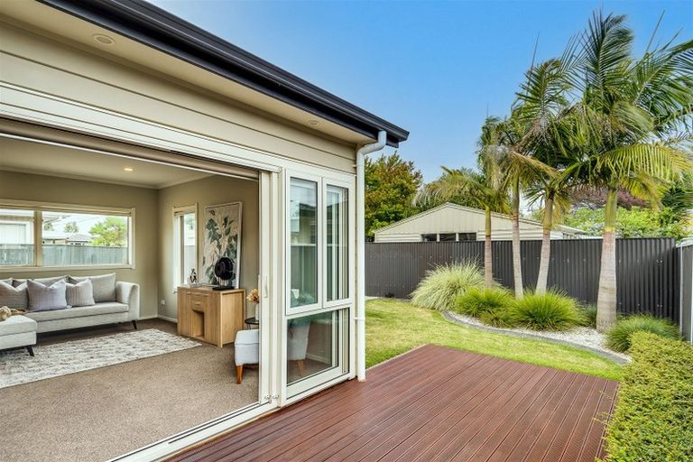 Photo of property in 2 Warwick Crescent, Taradale, Napier, 4112