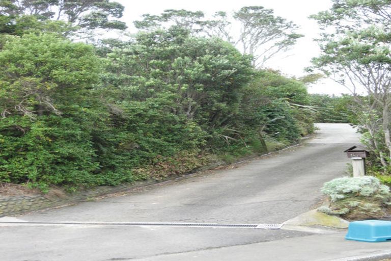 Photo of property in 6a Robert Street, Newlands, Wellington, 6037