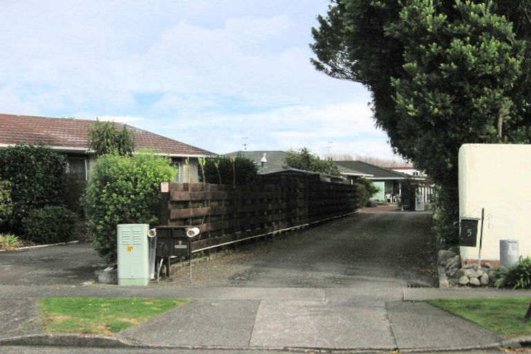 Photo of property in 5-5a Millvale Street, Waikanae, 5036