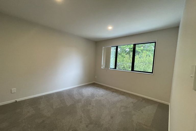 Photo of property in 30a Lowtherhurst Road, Massey, Auckland, 0614