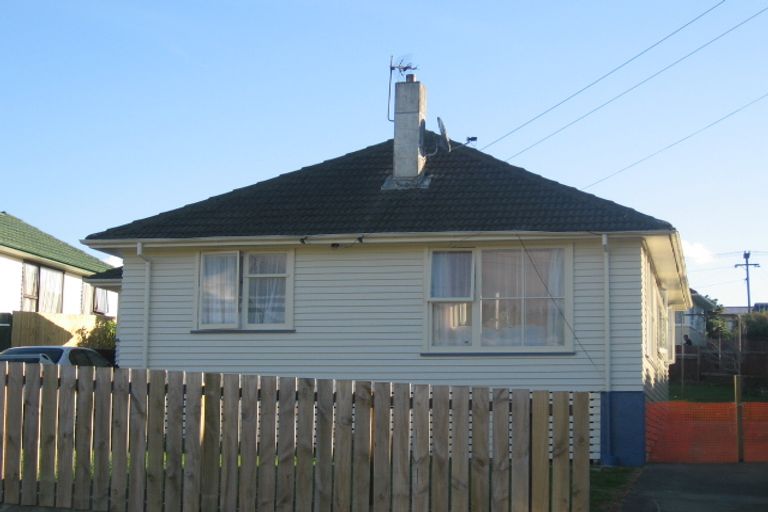 Photo of property in 138 Castor Crescent, Cannons Creek, Porirua, 5024