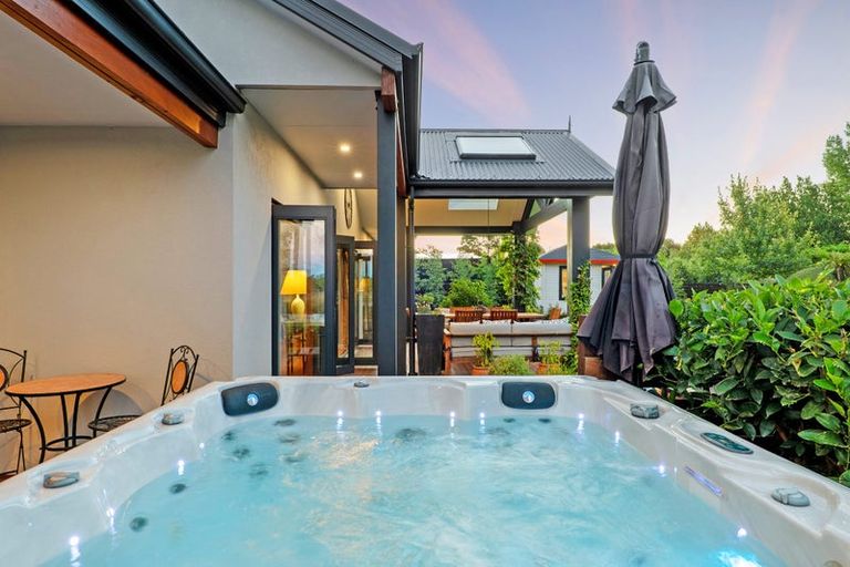 Photo of property in 6 Orchard Lane, Amberley, 7410