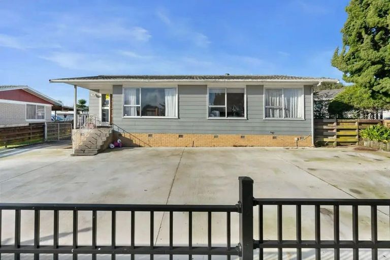 Photo of property in 6 Carbery Place, Manurewa, Auckland, 2102