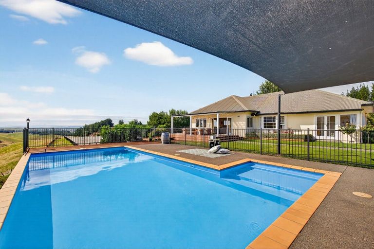 Photo of property in 1222 Taihape Road, Sherenden, Hastings, 4179