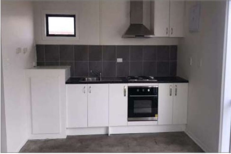 Photo of property in 18a Gibbons Road, Weymouth, Auckland, 2103