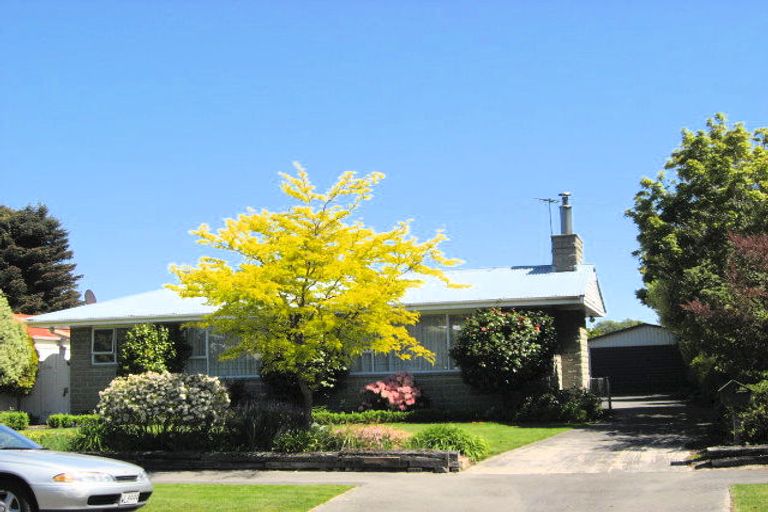 Photo of property in 5 Oakfield Street, Burnside, Christchurch, 8053