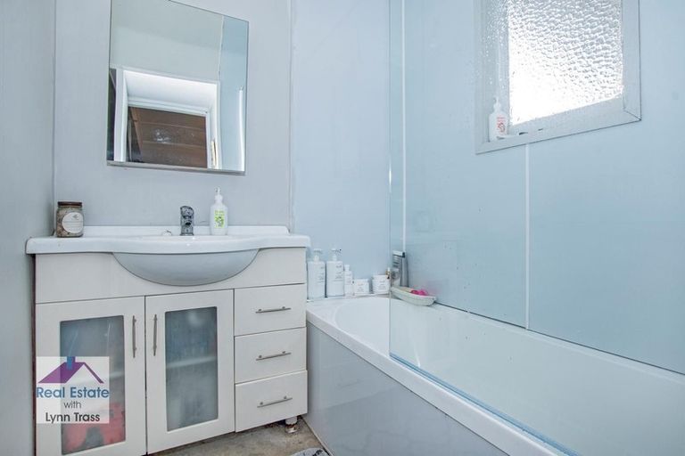 Photo of property in 46 Valley Road, Hikurangi, 0114