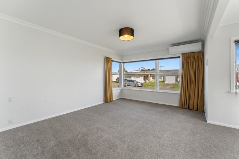 Photo of property in 55 Karaka Crescent, Levin, 5510