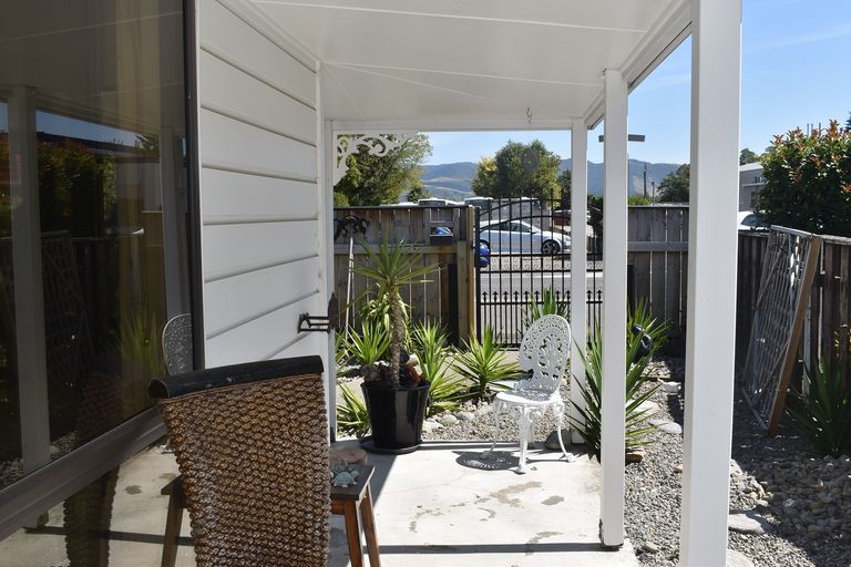 Photo of property in 194 High Street North, Carterton, 5713