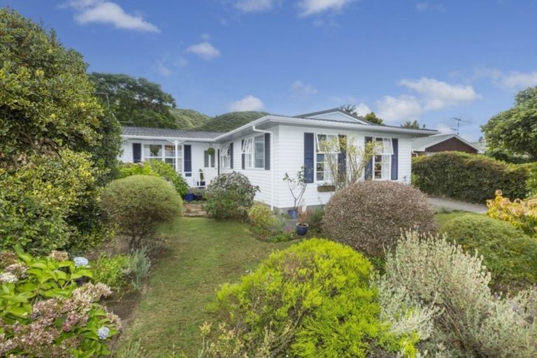 Photo of property in 88 Pasadena Crescent, Totara Park, Upper Hutt, 5018