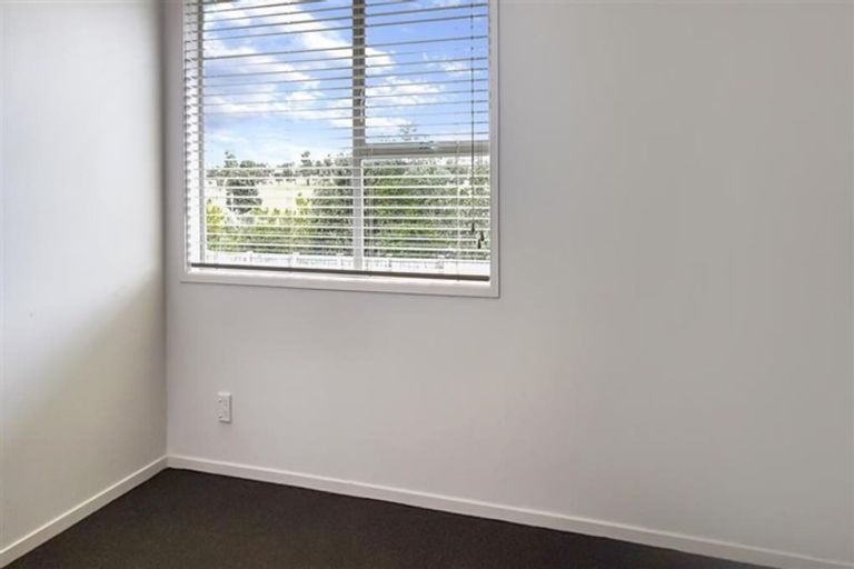 Photo of property in 242 Centreway Road, Orewa, 0931