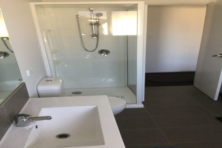 Photo of property in 12 O'farrell Drive, One Tree Point, 0118