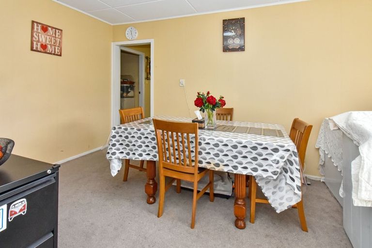 Photo of property in 11 Oxford Road, Manurewa, Auckland, 2102