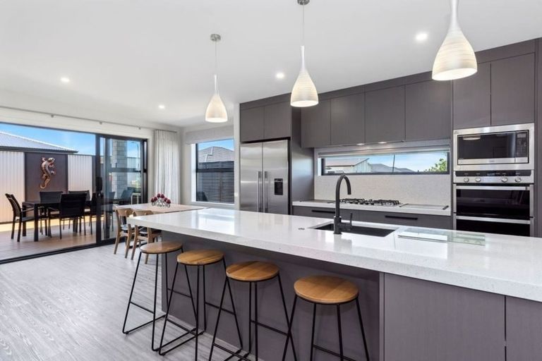 Photo of property in 20 Naeo Close, Papamoa Beach, Papamoa, 3118