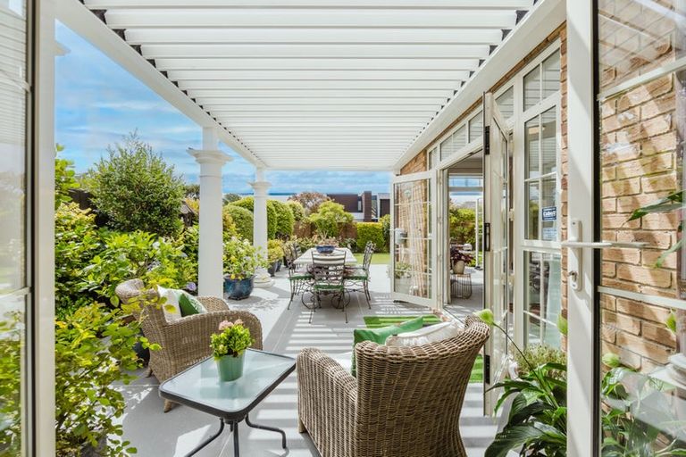 Photo of property in 135 Totara Street, Riccarton, Christchurch, 8041