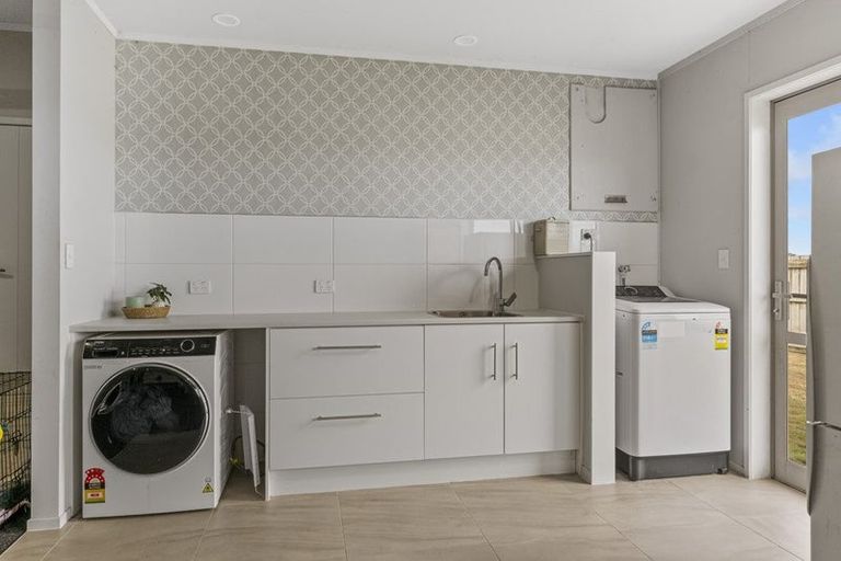 Photo of property in 20 Larlin Drive, Hawera, 4675