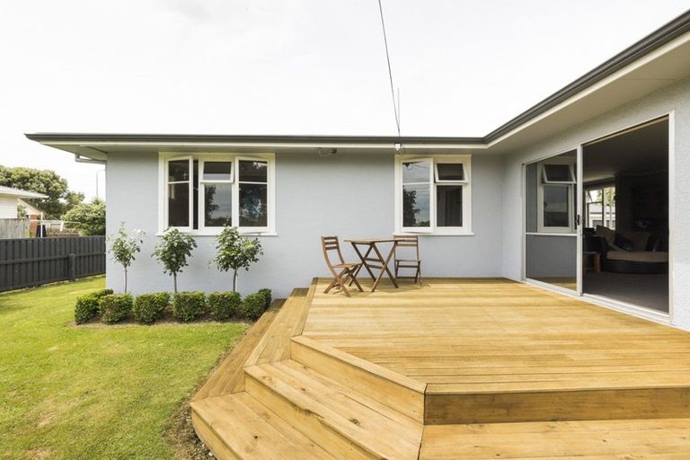 Photo of property in 10 Oriana Place, Highbury, Palmerston North, 4412