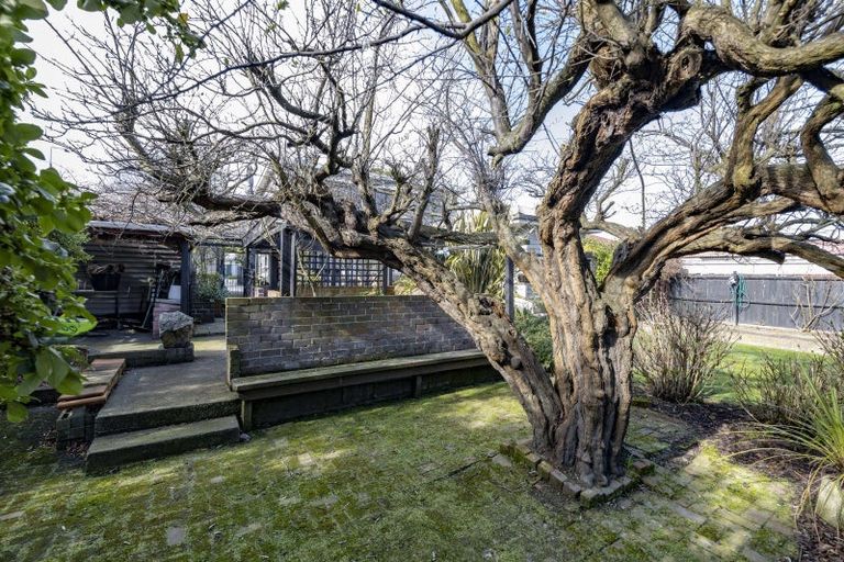 Photo of property in 131 Main North Road, Papanui, Christchurch, 8052