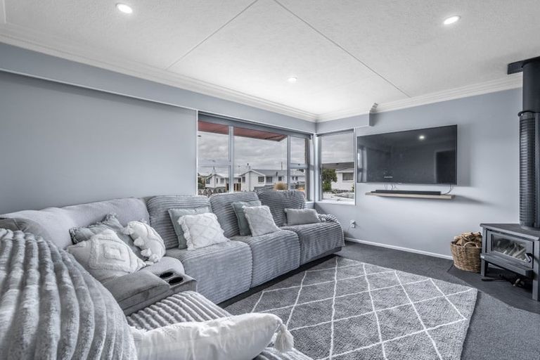 Photo of property in 24 Argyle Street, Kew, Invercargill, 9812