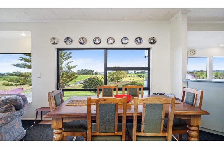 Photo of property in 16 Tearoe Road, Manukau Heads, Waiuku, 2684
