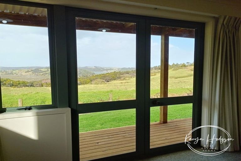 Photo of property in 7 Te Opi Road East, Whakapirau, Maungaturoto, 0583