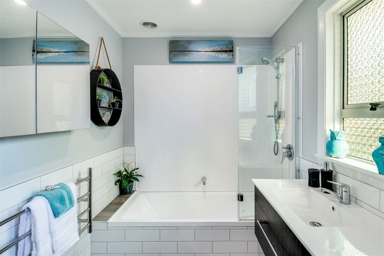 Photo of property in 10 Masefield Avenue, Maraenui, Napier, 4110