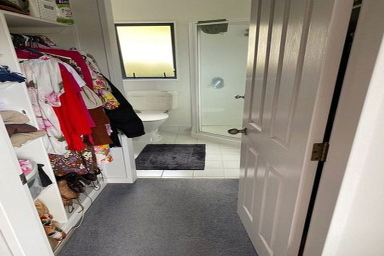 Photo of property in 20 Landsdowne Terrace, Karori, Wellington, 6012