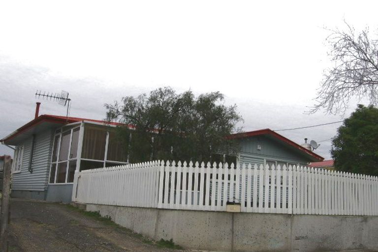 Photo of property in 37 Tararua Terrace, Cloverlea, Palmerston North, 4412