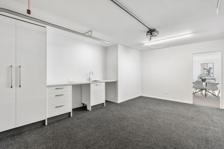 Photo of property in 26a Middlepark Road, Sockburn, Christchurch, 8042