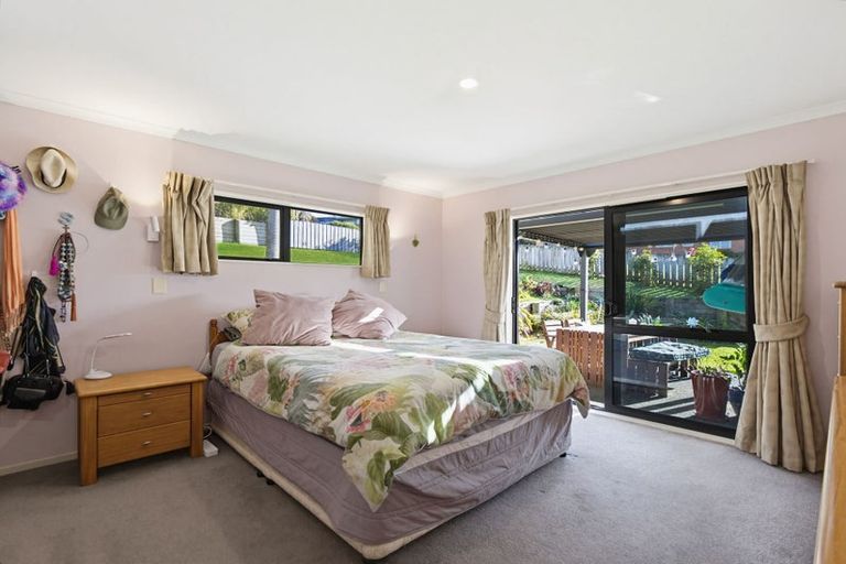 Photo of property in 40 Te Kauri Place, Helensville, 0800