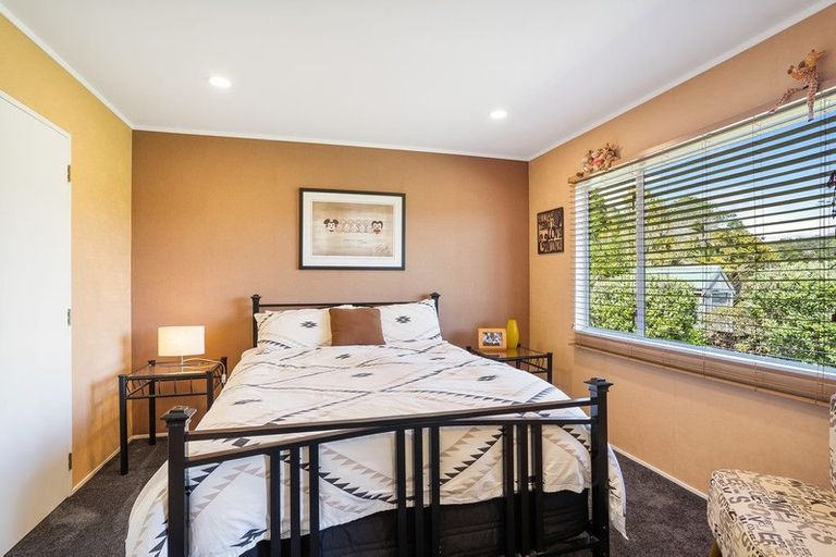 Photo of property in 62 Christian Road, Swanson, Auckland, 0614