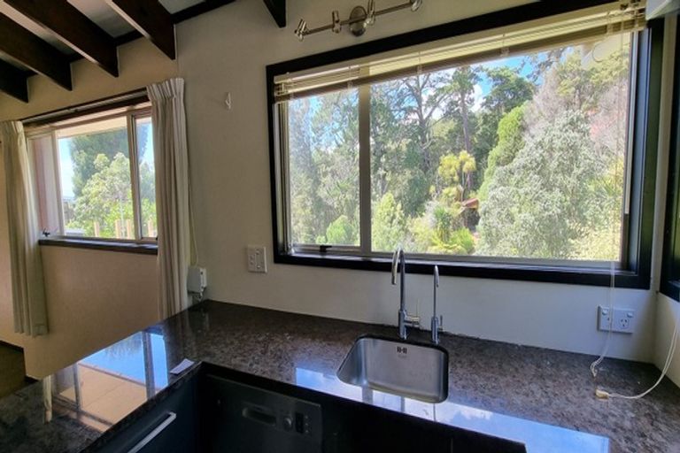 Photo of property in 9 Menear Lane, Hillcrest, Auckland, 0627