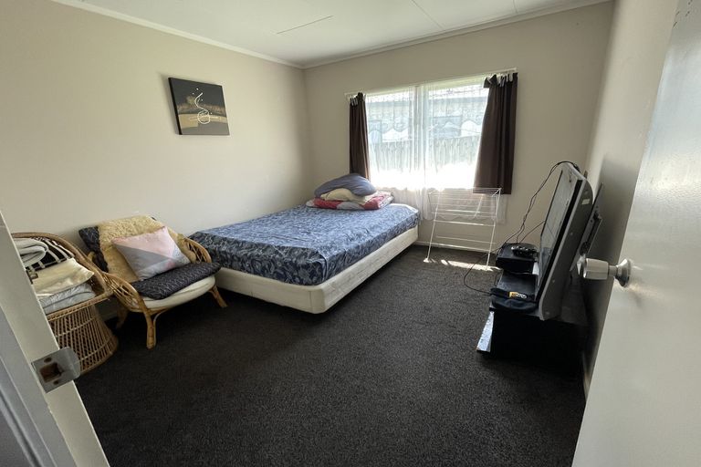 Photo of property in 1/5 Solveig Place, Randwick Park, Auckland, 2105
